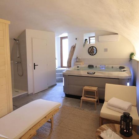 Gite De Charme Haut De Gamme Avec Jacuzzi Et Sauna Privatifs Donzere Ngoại thất bức ảnh