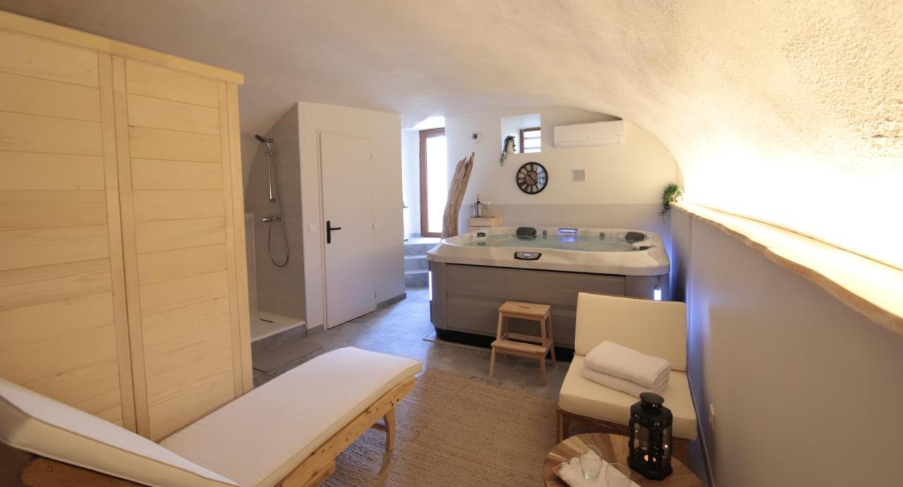 Gite De Charme Haut De Gamme Avec Jacuzzi Et Sauna Privatifs Donzere Ngoại thất bức ảnh